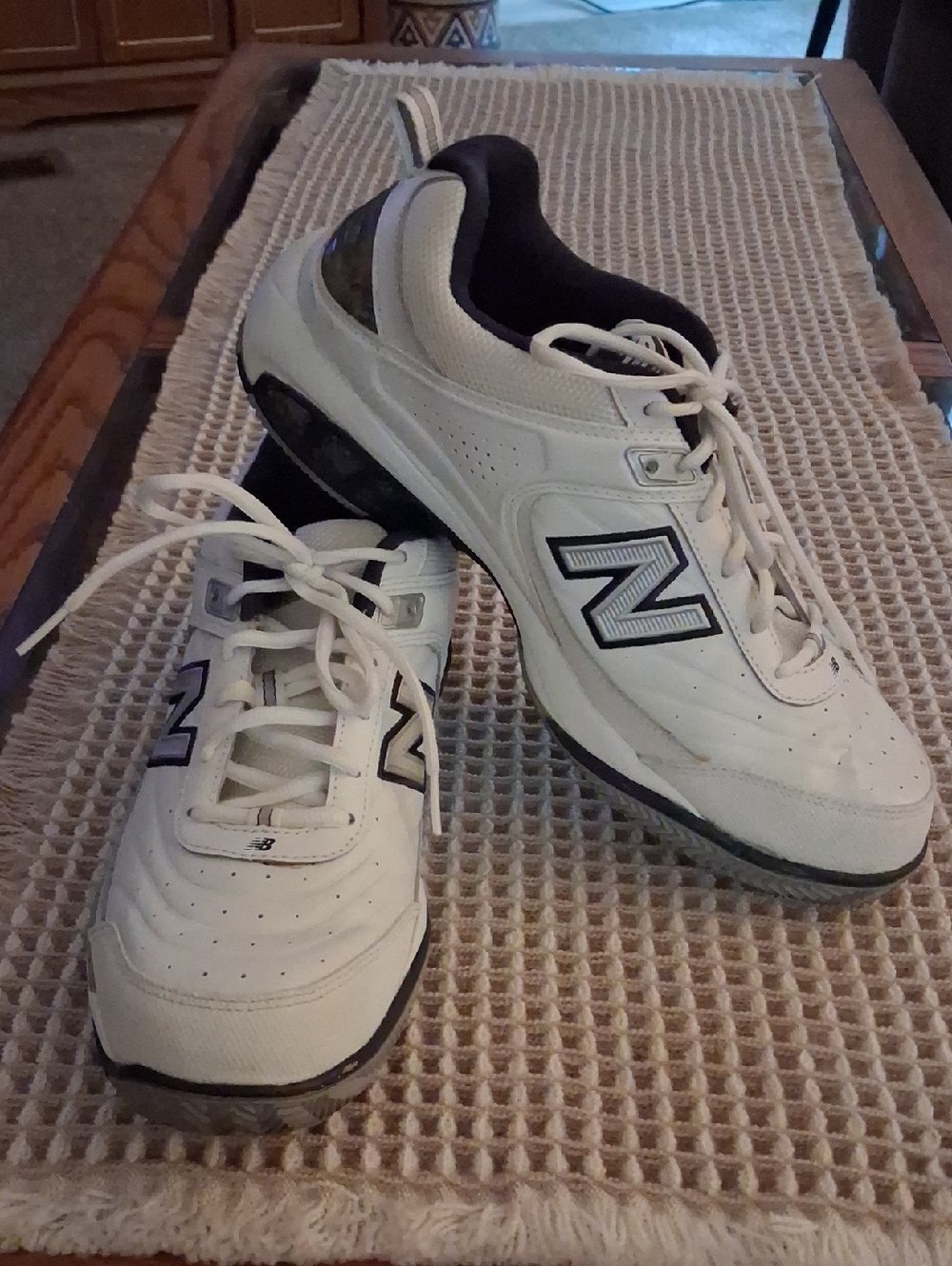 New Balance Men’s White and Black Athletic Sneakers Sz 12